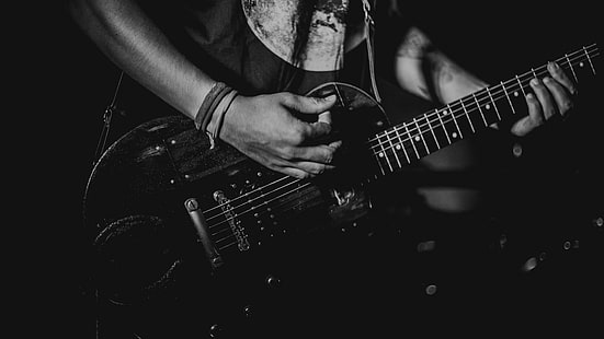 guitarrista, instrumento de cuerda, negro, músico, bajista, guitarra, fotografía monocroma, mano, instrumento musical, blanco y negro, hombre, bajo, oscuridad, guitarra eléctrica, monocromo, Fondo de pantalla HD HD wallpaper