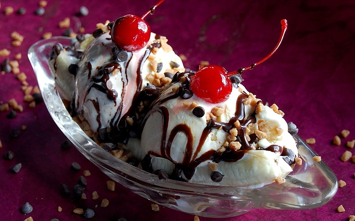 Eiscreme mit Beeren, Eiscreme, Nüssen, Krume, Schokolade, Kirsche, Beere, HD-Hintergrundbild