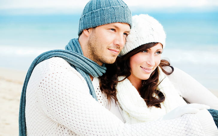 Couple, man's green knitted hat, knitted scarf and sweater, love, smile, face, photo, HD wallpaper