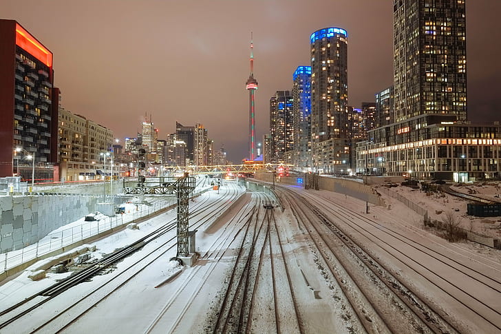 влакови релси, покриващи сняг, Торонто, Торонто, Торонто, влак, релси, сняг, CN Tower, Канада, Railyard, Пътеки, Транспорт, Fujifilm, Железопътни земи, Bathurst, HD тапет