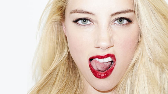 wanita berambut pirang, Amber Heard, lidah, wajah, aktris, latar belakang putih, Wallpaper HD HD wallpaper