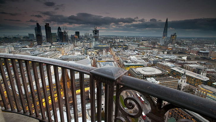 갈색 나무 프레임 유리 상단 테이블, 도시 풍경, 런던, HD 배경 화면