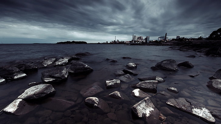 black rocks, nature, sea, water, city, cityscape, stone, stones, clouds, overcast, HD wallpaper