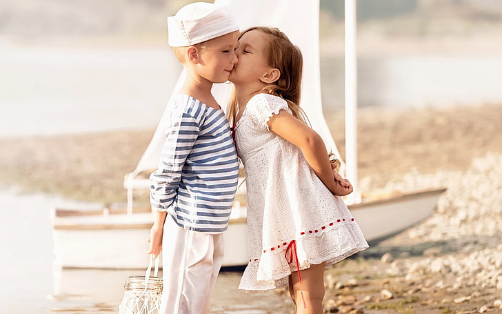 Friendship Kiss, girl's white cap-sleeved dress, Baby, Love, beach, girl, boy, kiss, HD wallpaper