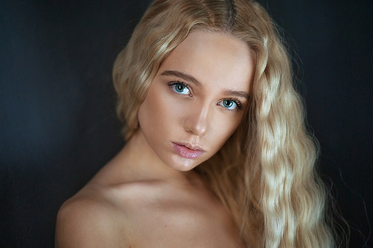 kobiety, Maxim Maximov, blondynka, niebieskie oczy, proste tło, twarz, portret, Maria Popova, Tapety HD