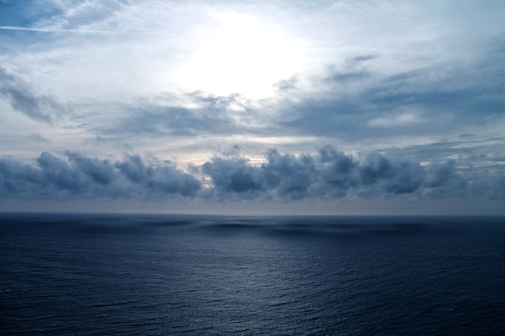 흰색과 파란색 꽃 매트리스, 바다, 하늘, 수평선, 구름, HD 배경 화면