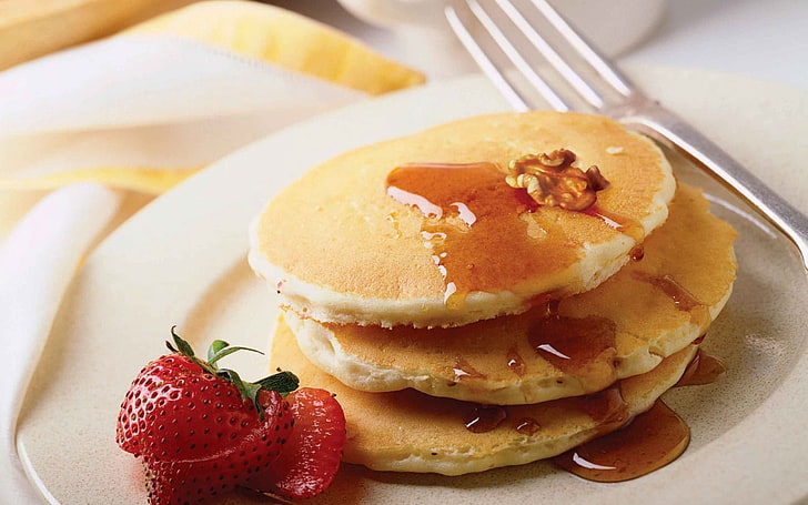 yellow pancakes, pancakes, strawberries, honey, HD wallpaper