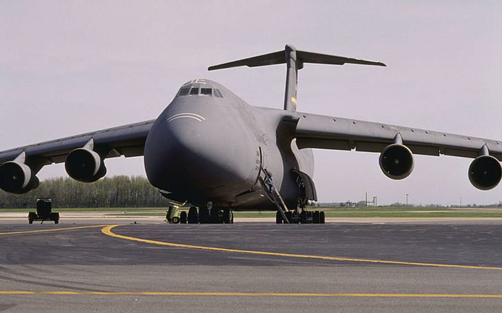 C-5ギャラクシー、灰色の飛行機、飛行機、軍、商業、航空機、銀河、飛行機、 HDデスクトップの壁紙
