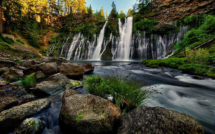 Wodospad Burney Falls w Memorial State Park w Kalifornii Tapeta HD 2560 × 1600, Tapety HD