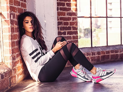 woman wearing leggings sitting beside the wall, Selena Gomez, Adidas, HD wallpaper HD wallpaper
