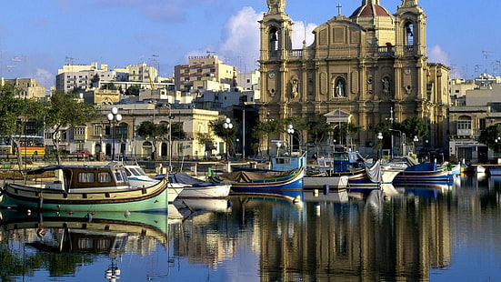 Church In Harbor Town In Malta, town, church, boats, harbor, HD wallpaper HD wallpaper