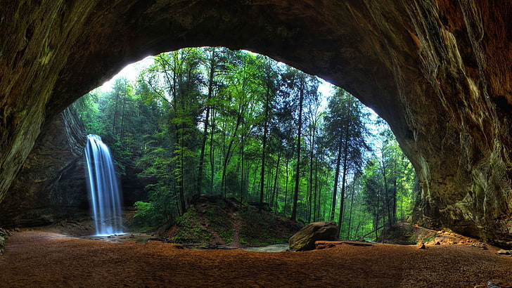 cachoeiras perto de árvores e caverna durante o dia, natureza, paisagem, árvores, floresta, cachoeira, caverna, longa exposição, areia, rocha, córrego, pedras, HD papel de parede