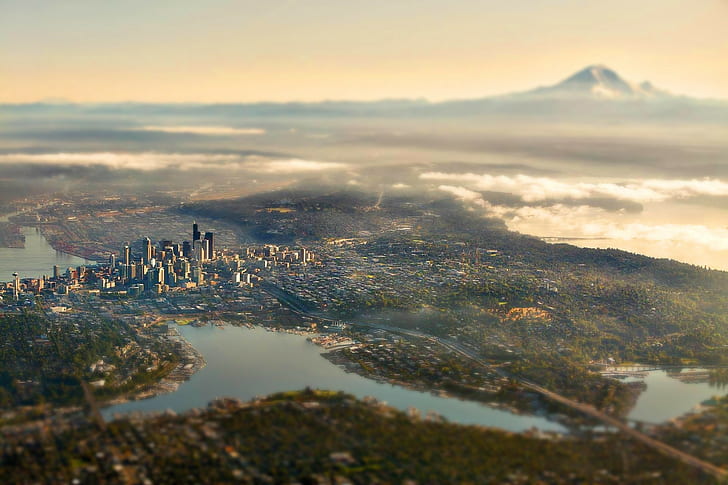 自然風景都市の景観都市シアトルアメリカ山湖超高層ビル建物雲傾斜シフト橋道路ミスト空撮鳥瞰図、 HDデスクトップの壁紙