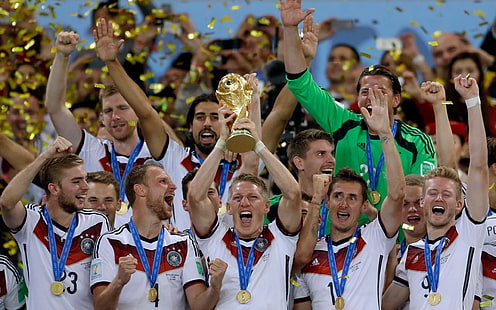 FIFA World Cup, soccer, sports, Germany, Bastian Schweinsteiger, André Schürrle, Sami Khedira, arms up, footballers, HD wallpaper HD wallpaper