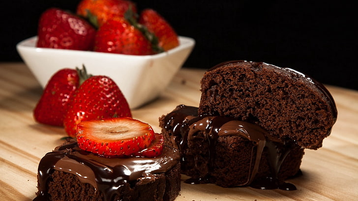 chocolate cake slices with strawberries, cake, strawberries, berry, dessert, HD wallpaper