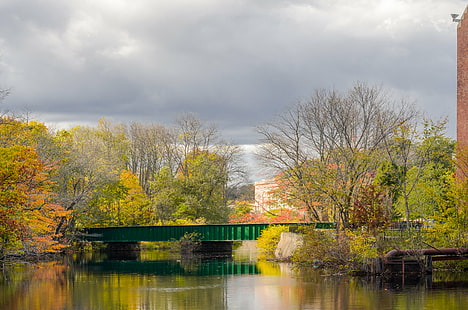 зелен мост върху водно тяло снимка, Дорчестър, Дорчестър, Дорчестър, Долни Милс, зелен мост, водоем, снимка, Lightroom, Бостън, небесен пейзаж, езеро, морска вода, отвън, на открито, на открито, в центъра, есен, дърво, природа, отражение, листа, езерце, река, парк - създадено от човека пространство, сезон, вода, HD тапет HD wallpaper
