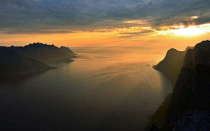 paesaggio di alba splendente i corpi idrici, natura, paesaggio, estate, tramonto, isola, fiordo, montagne, cielo, nuvole, mare, Norvegia, Sfondo HD