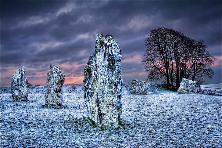 szare formacje skalne, Wiltshire, Wielka Brytania, pole, śnieg, kamienie, Tapety HD