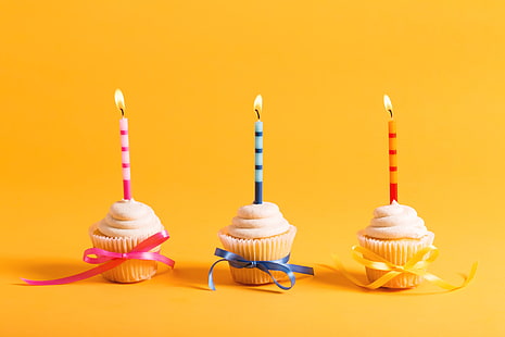 bougies, coloré, gâteau, joyeux anniversaire, cupcake, célébration, décoration, bougie, anniversaire, Fond d'écran HD HD wallpaper