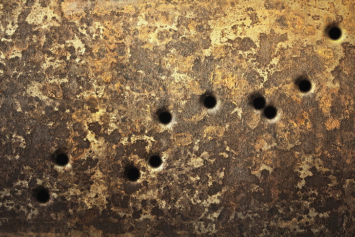 buraco de bala cinza, superfície, metal, parede, textura, arranhões, papel de parede., através de buracos, a arma virar, HD papel de parede