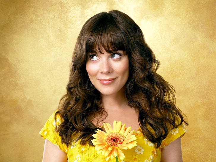นักแสดงหญิง Anna Friel นักแสดงสาวผมสีน้ำตาลดาราสาวผมยาวผู้หญิงดอกไม้สีเหลือง, วอลล์เปเปอร์ HD