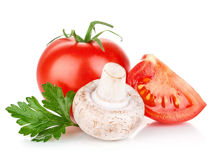 красный помидор и белый гриб, грибы, петрушка, помидор, белый фон, HD обои