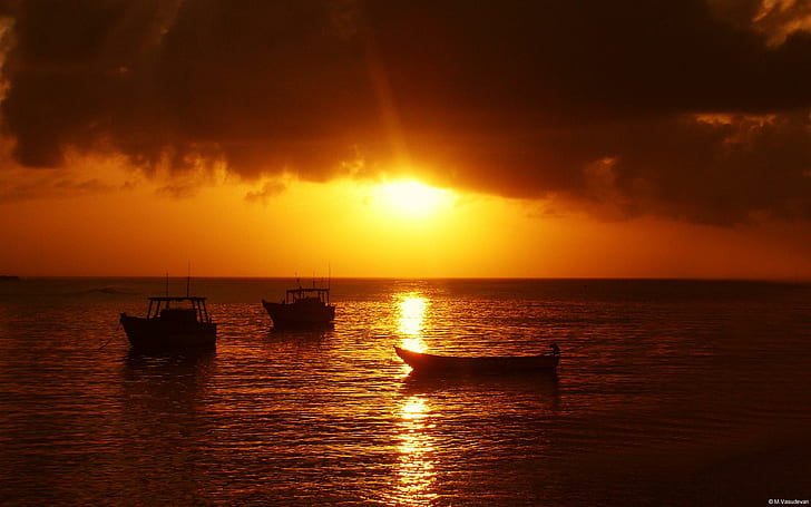 Лодки при изгрев слънце, Индия, лодка, облак, лодки, HD тапет
