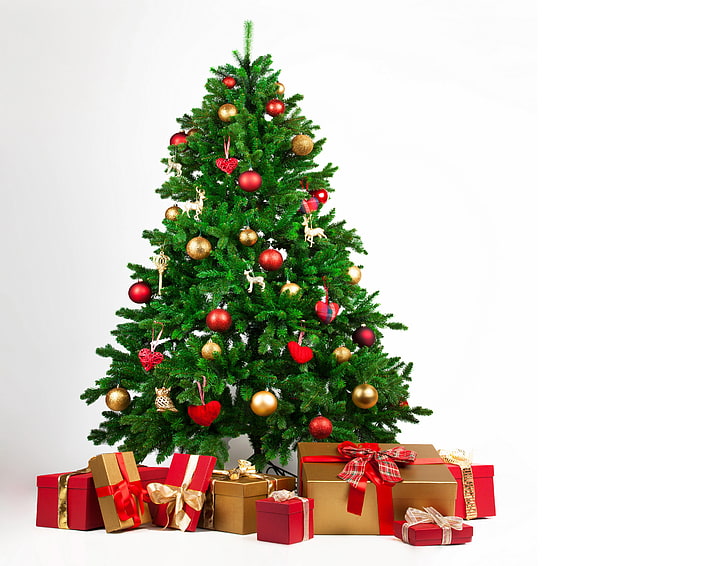 червени и златни фенечки и зелено празнично дърво, декорация, топки, играчки, дърво, подаръци, Коледа, Нова година, HD тапет