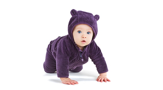 traje de cochecito con capucha púrpura del bebé, niños, bebé, lindo, hermoso, bonito, niño, niño pequeño, niño feliz, bebé feliz, grandes ojos azules hermosos, grandes ojos azules hermosos, suéter con capucha, Fondo de pantalla HD HD wallpaper
