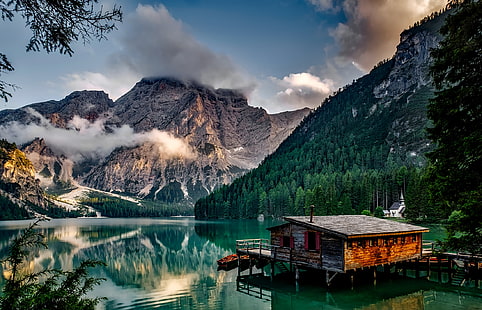 茶色と黒の木製キャビン、イタリア、山、湖、建物、山の風景、 HDデスクトップの壁紙 HD wallpaper