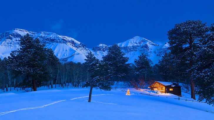nieve, invierno, cordillera, cielo, naturaleza, navidad, montaña, árbol, árbol de navidad, congelación, paisaje de montaje, cabaña de troncos, azul, nevado, macizo, Fondo de pantalla HD