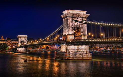 鎖橋ブダペスト、川、ライト、ハンガリー、ドナウ川、橋、鎖橋、美しい、水、建築、ブダペスト、 HDデスクトップの壁紙 HD wallpaper