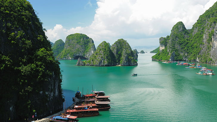 Ha Long Bay, 5k, 4k wallpaper, 8k, Teluk Halong, Vietnam, pegunungan, pesiar, perjalanan, istirahat, perahu, sungai, Wallpaper HD