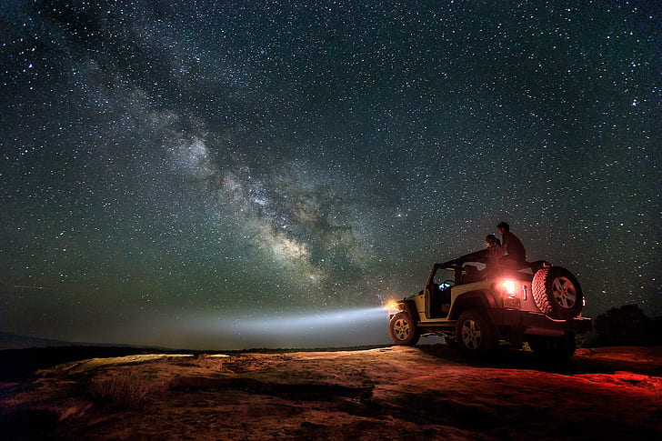 natura, krajobraz, Droga Mleczna, noc, gwiazdy, gwiaździsta noc, Tyler Stableford, Jeep, Utah, USA, samochód, światła, para, Tapety HD