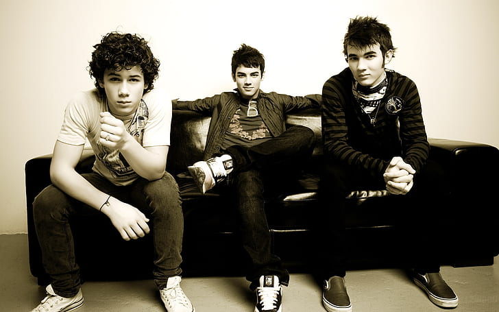 Jonas Brothers Recording Artists, czarna skórzana kurtka męska, muzyka, piosenkarze, Tapety HD
