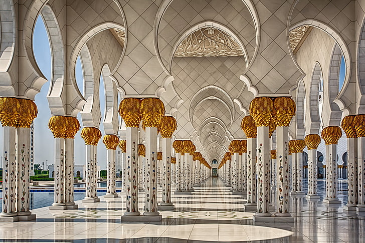 white concrete pillars, architecture, interior, Abu Dhabi, mosque, United Arab Emirates, pillar, arch, symmetry, sunlight, tiles, shadow, HD wallpaper