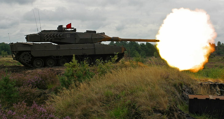 grauer Kampfpanzer, Feuer, Schuss, Panzer, Leopard 2a6, HD-Hintergrundbild