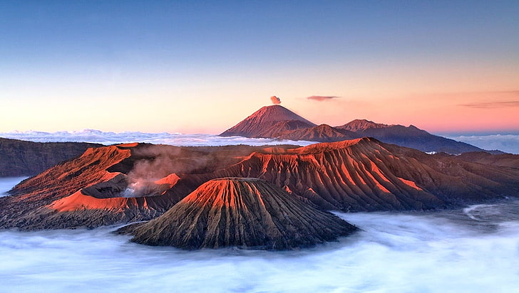 bulutlar, doğa, manzara, dağlar, volkan, bulutlar, sis, krater, Mount Bromo, Endonezya, güneş ışığı ile kaplı dağ havadan fotoğraf, HD masaüstü duvar kağıdı