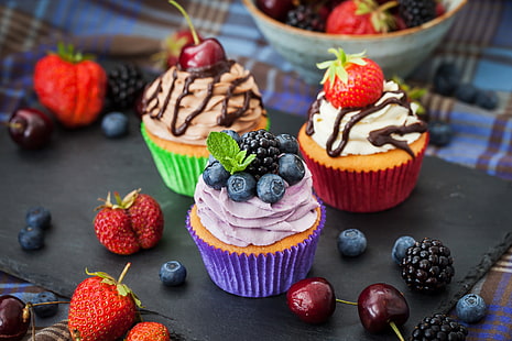Food, Cupcake, Berry, Blackboard, Blueberry, Cherry, Cream, Dessert, Fruit, Strawberry, Sweets, HD wallpaper HD wallpaper