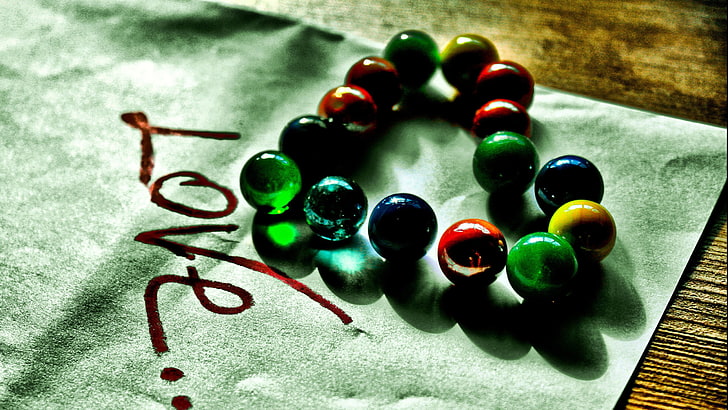 beaded green, red, and blue bracelet, love, beads, marble, HD wallpaper