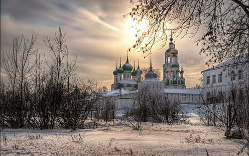 Increíbles iglesias ortodoxas en invierno, cúpulas, invierno, iglesias, árboles, naturaleza y paisajes., Fondo de pantalla HD HD wallpaper