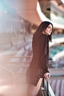 Kendall Jenner, wanita, model, berambut cokelat, melihat ke kejauhan, stadion, Wallpaper HD HD wallpaper