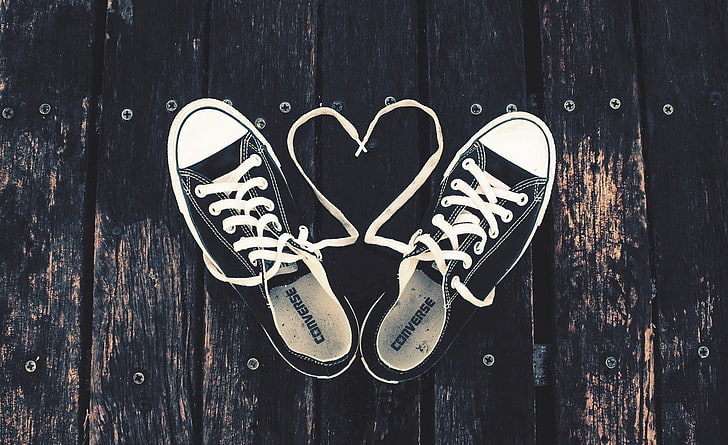 Sneakers Love, sepasang sepatu Converse All-Star hitam-putih, Love, Sneakers, Wallpaper HD