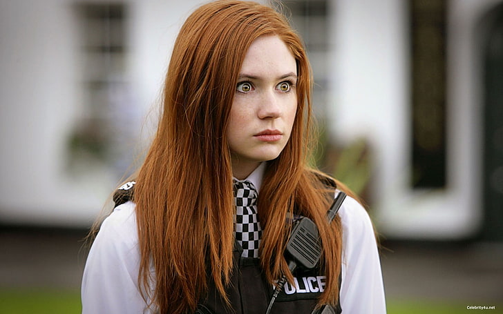 rompi polisi merah wanita, Karen Gillan, berambut merah, wanita, mata cokelat, polisi, Doctor Who, Amy Pond, Wallpaper HD