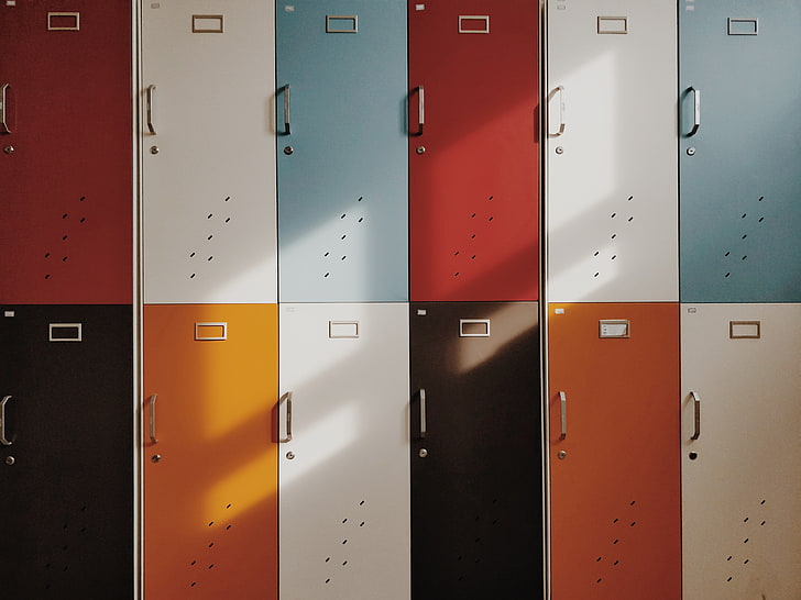 красные, белые, синие и черные металлические шкафчики, двери, шкафчики, ретро, ​​разноцветные, HD обои