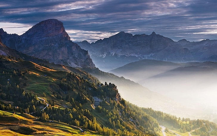 grüne Berge, Natur, Landschaft, Nebel, Berge, Himmel, Wolken, Fall, Wald, Gras, Alpen, Bäume, HD-Hintergrundbild