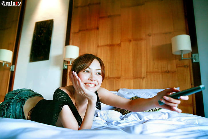 Asiático, Anri Sugihara, deitado na frente, mulheres, morena, sorrindo, jeans, HD papel de parede