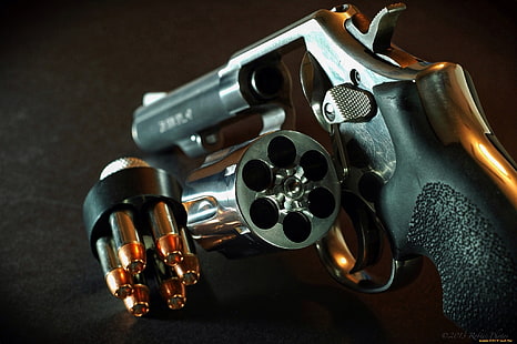 pistola revólver cinza e preta, cartuchos, tambor, revólver, armas de fogo, HD papel de parede HD wallpaper