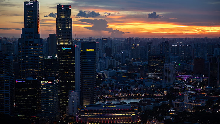 menara komputer hitam dan abu-abu, matahari terbenam, lampu, lanskap kota, gedung, Singapura, The Fullerton Hotel, Wallpaper HD