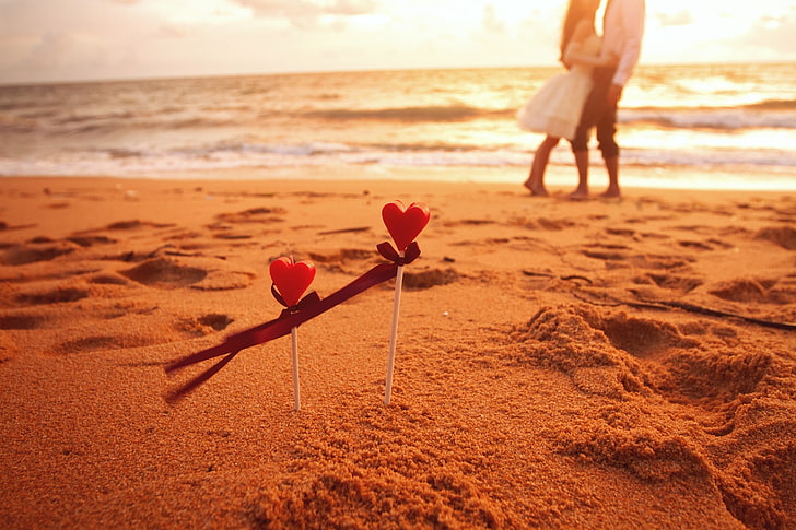 коричневый пляж, песок, море, волна, пляж, девушка, любовь, фон, обои, романтика, настроение, сердце, чувства, лента, сердечки, парень, любовники, широкоформатные, полноэкранные, HD обои, лента.красный, HD обои